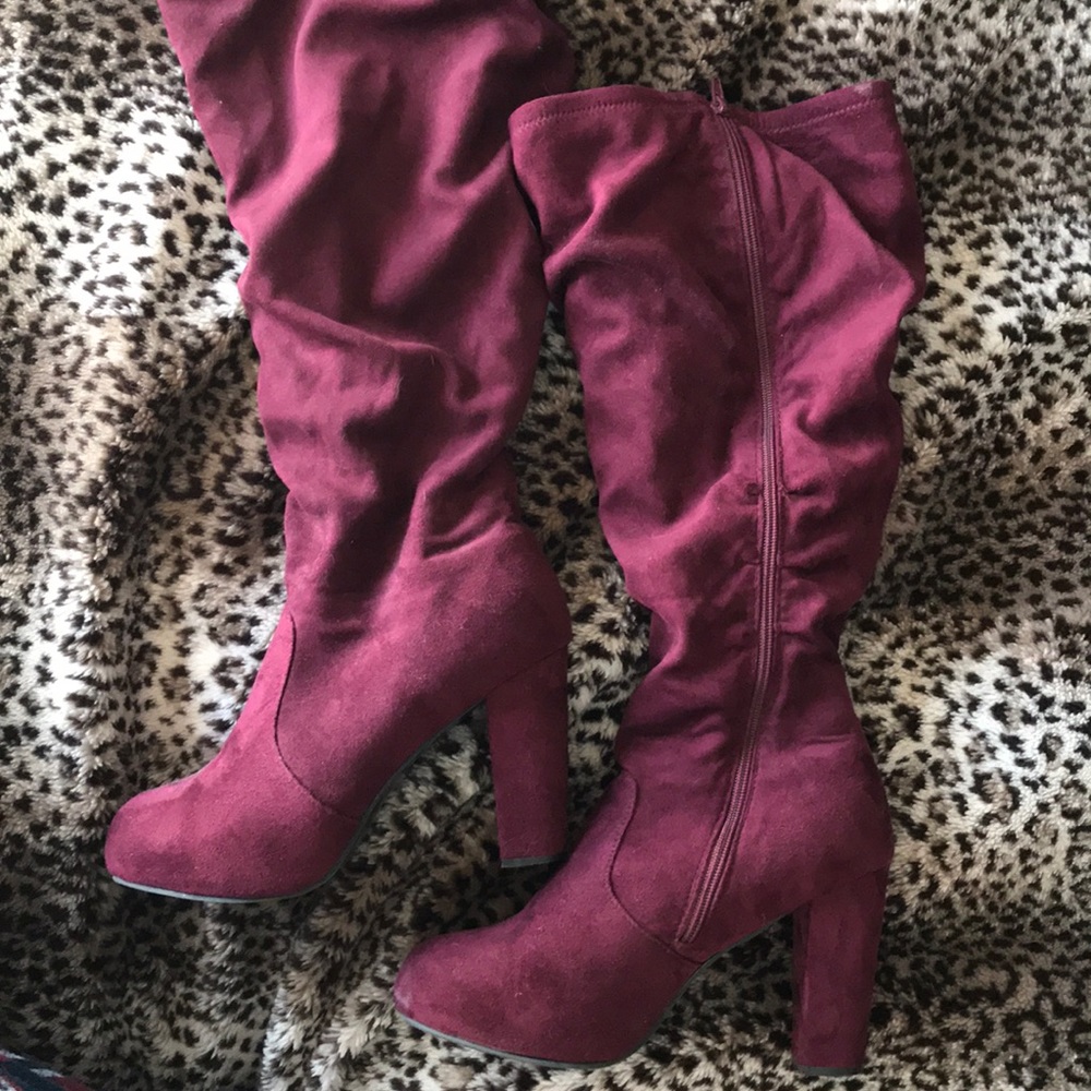 Size 10 knee high stretchy boots for wide calves